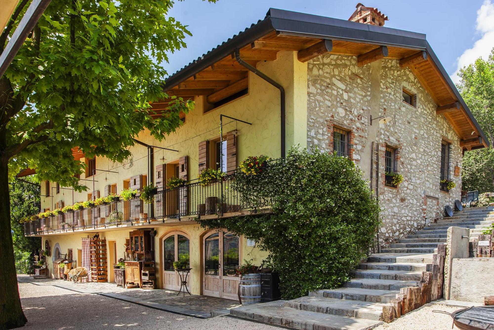 Agriturismo Ca' Fenile Alzano Lombardo ภายนอก รูปภาพ